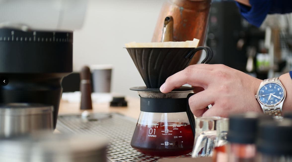 WUG Coffee 메인 슬라이드 3